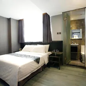 3* Hotel M1 North Point